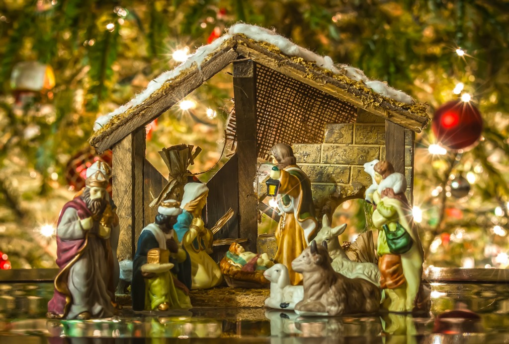Vieille Scène de nativité faite à la main jigsaw puzzle in Noël et Nouvel An puzzles on TheJigsawPuzzles.com