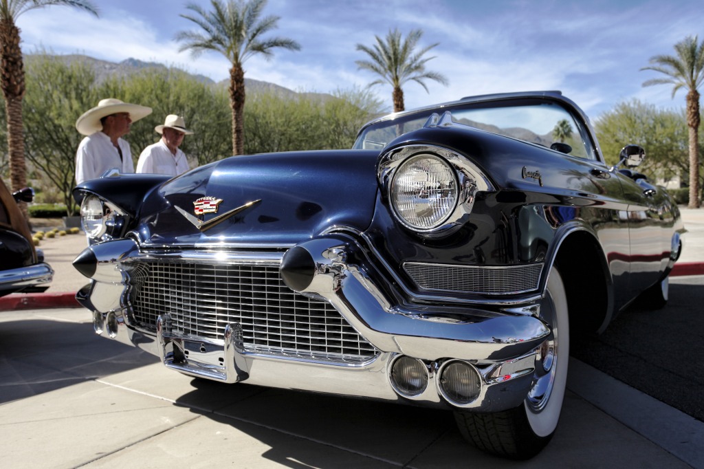Vintage Car Show in Palm Springs jigsaw puzzle in Cars & Bikes puzzles on TheJigsawPuzzles.com