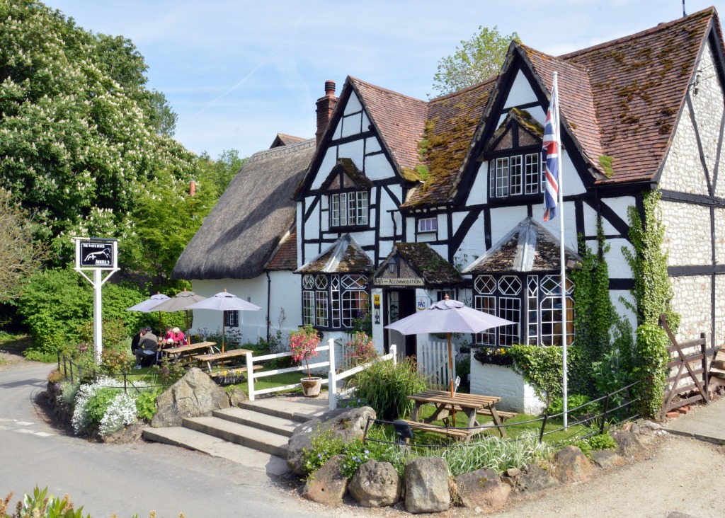 The White Horse, Woolstone, England jigsaw puzzle in Straßenansicht puzzles on TheJigsawPuzzles.com