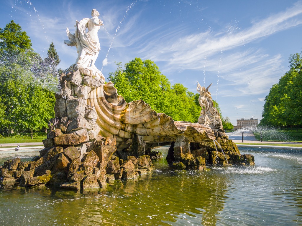 Fontaine à Hedsor, Angleterre jigsaw puzzle in Chutes d'eau puzzles on TheJigsawPuzzles.com