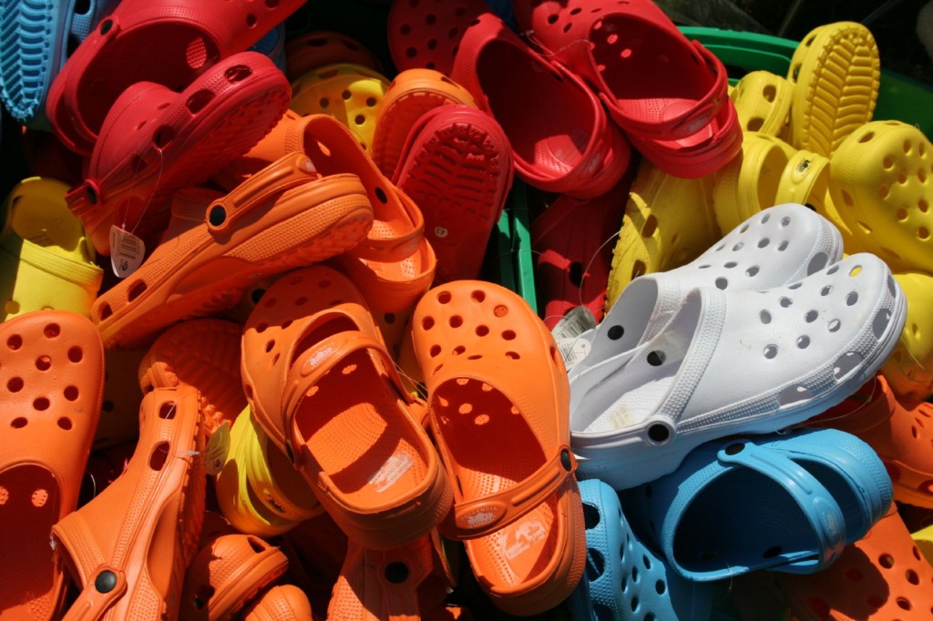 Crocs jigsaw puzzle in Zoom puzzles on TheJigsawPuzzles.com