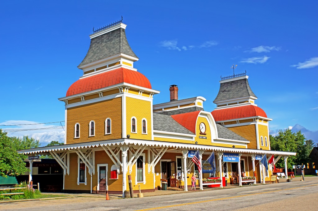 Gare ferroviaire de North Conway, New Hampshire jigsaw puzzle in Paysages urbains puzzles on TheJigsawPuzzles.com