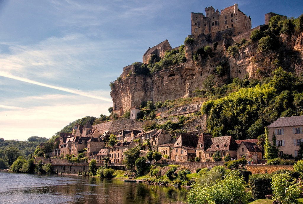 Beynac Castle, France jigsaw puzzle in Castles puzzles on TheJigsawPuzzles.com