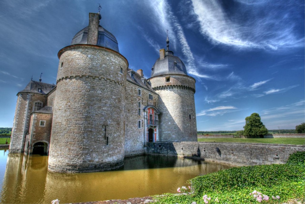 Замок на воде Лаво-Сент-Анн, Бельгия jigsaw puzzle in Замки puzzles on TheJigsawPuzzles.com