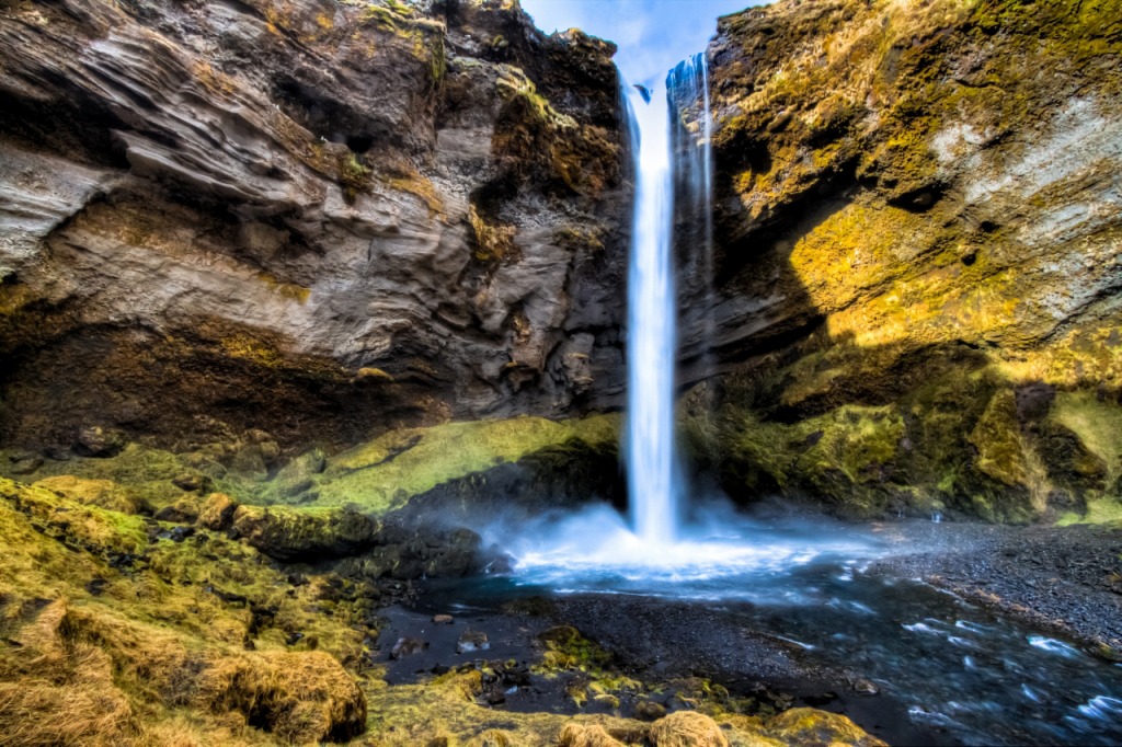 Безымянный водопад в Исландии jigsaw puzzle in Водопады puzzles on TheJigsawPuzzles.com