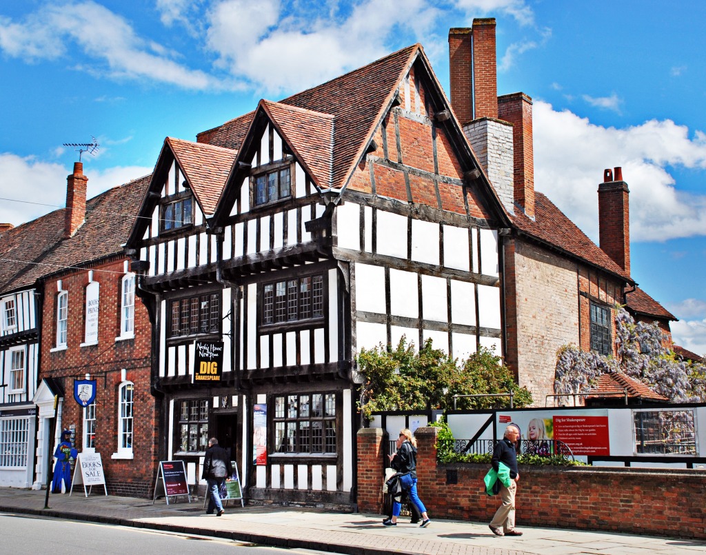 Nash's House in Stratford-upon-Avon jigsaw puzzle in Straßenansicht puzzles on TheJigsawPuzzles.com