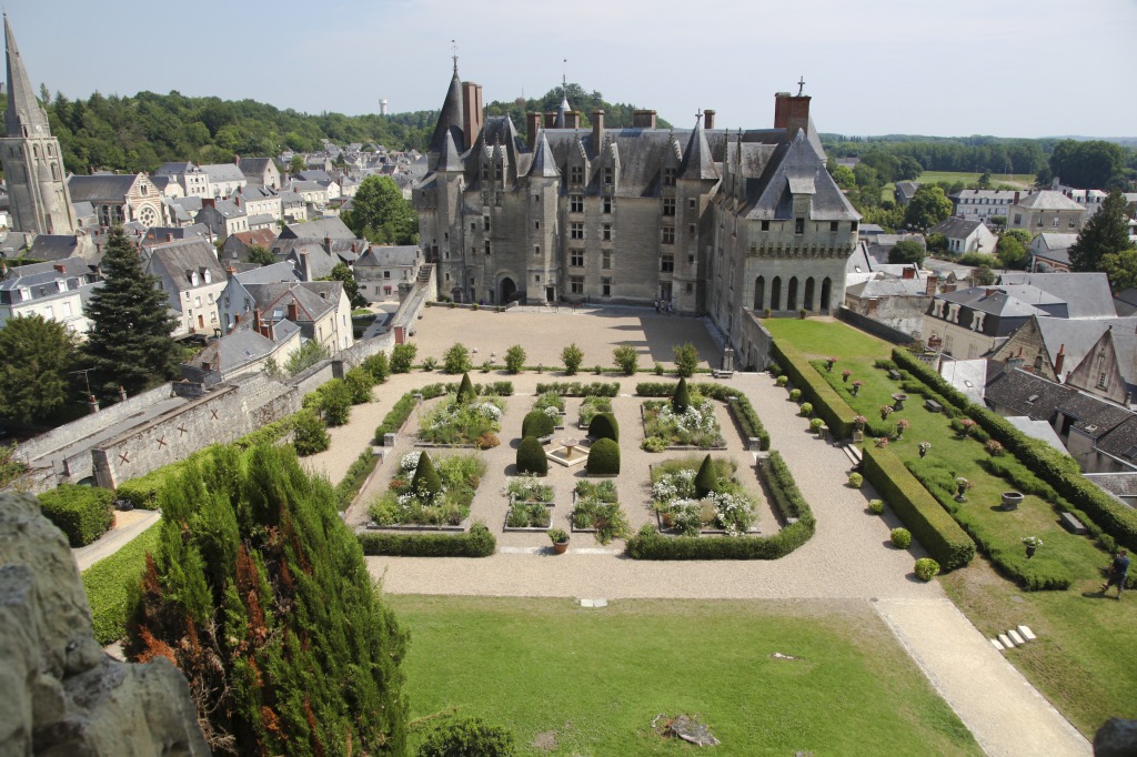 Chateau de Langeais, França jigsaw puzzle in Castelos puzzles on TheJigsawPuzzles.com