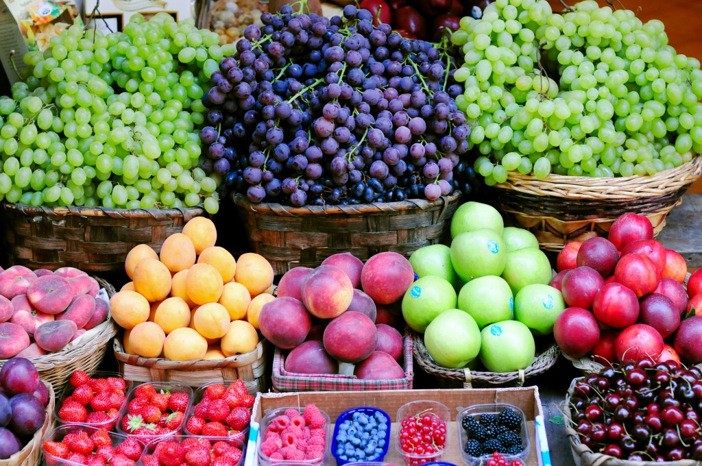 Market in Siena, Italy jigsaw puzzle in Fruits & Veggies puzzles on TheJigsawPuzzles.com