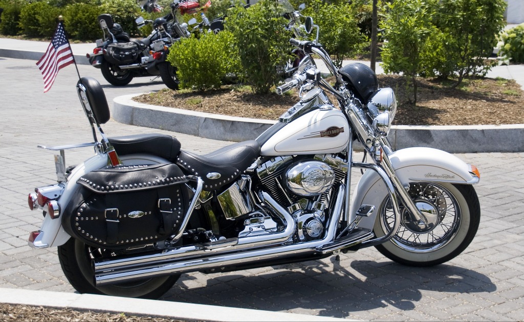 Harley-Davidson Heritage Softail jigsaw puzzle in Carros & Motos puzzles on TheJigsawPuzzles.com