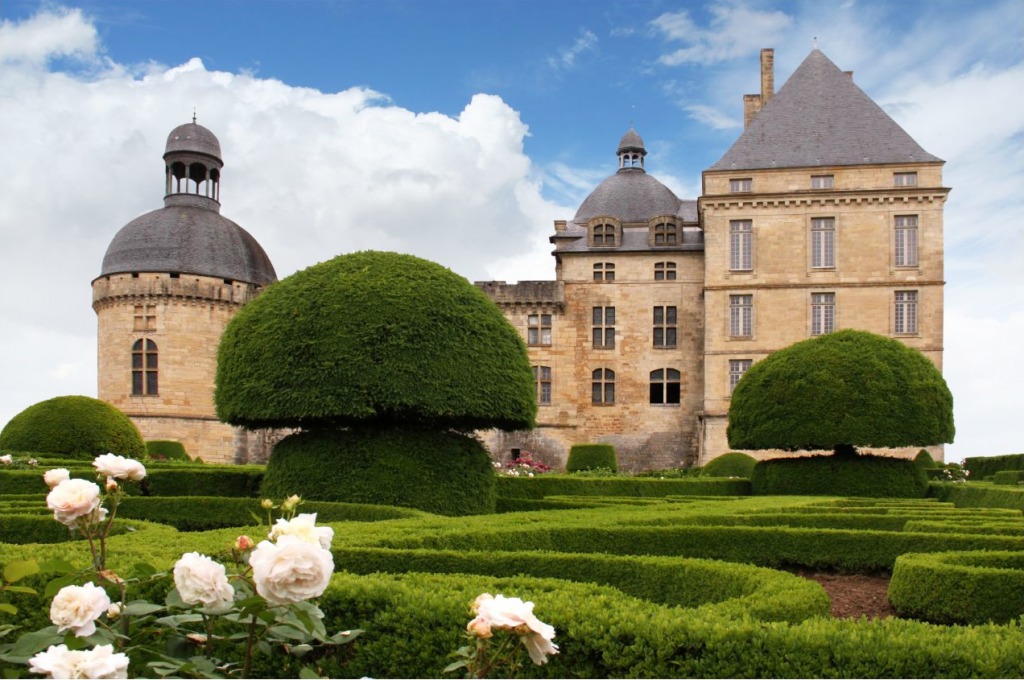 Chateau de Hautefort, France jigsaw puzzle in Castles puzzles on TheJigsawPuzzles.com