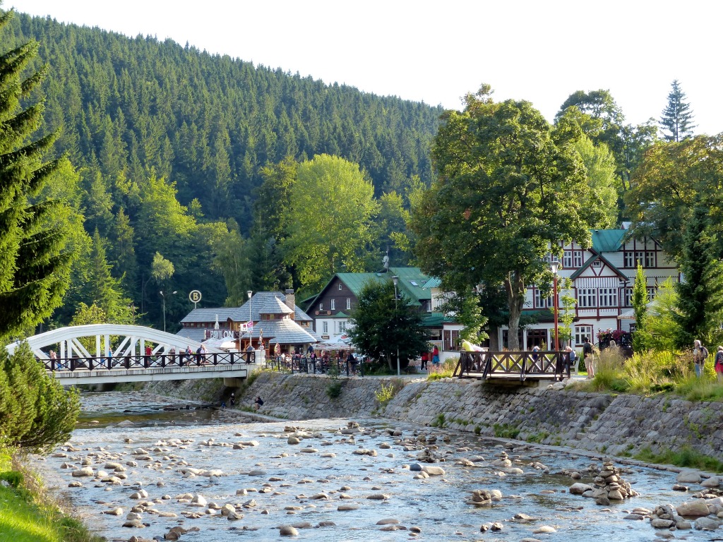 Le pont blanc, Spindleruv Mlyn jigsaw puzzle in Ponts puzzles on TheJigsawPuzzles.com