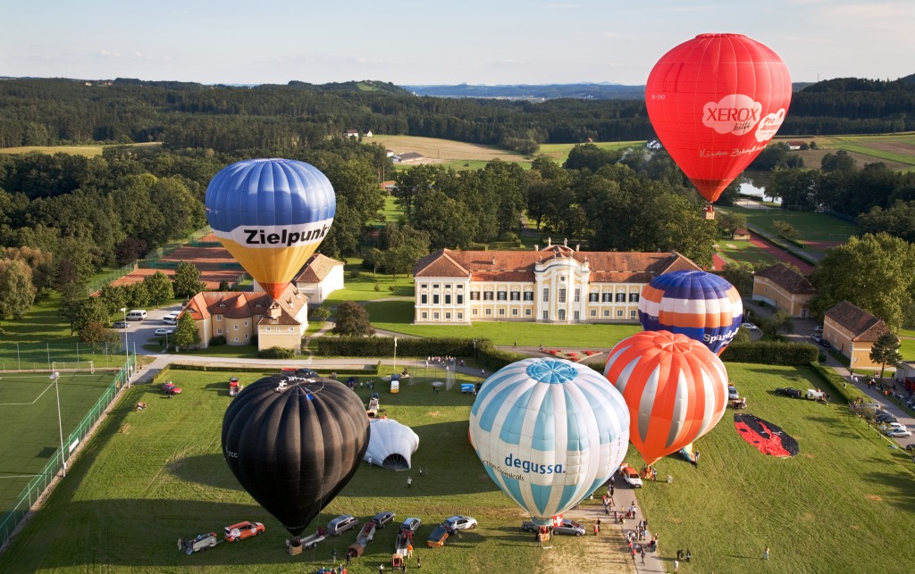 Hot Air Balloon Festival in Austria jigsaw puzzle in Aviation puzzles on TheJigsawPuzzles.com