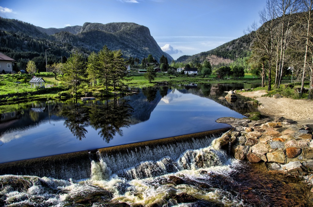 Urlaub in Norwegen jigsaw puzzle in Wasserfälle puzzles on TheJigsawPuzzles.com