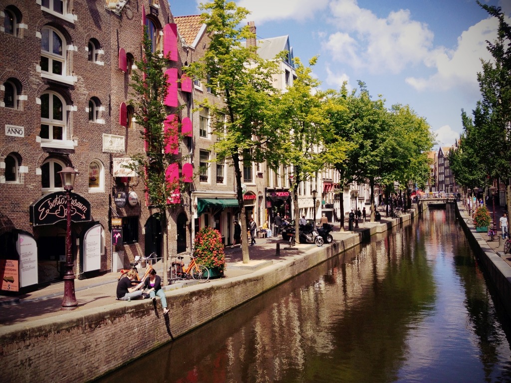 Amsterdam Canals jigsaw puzzle in Street View puzzles on TheJigsawPuzzles.com