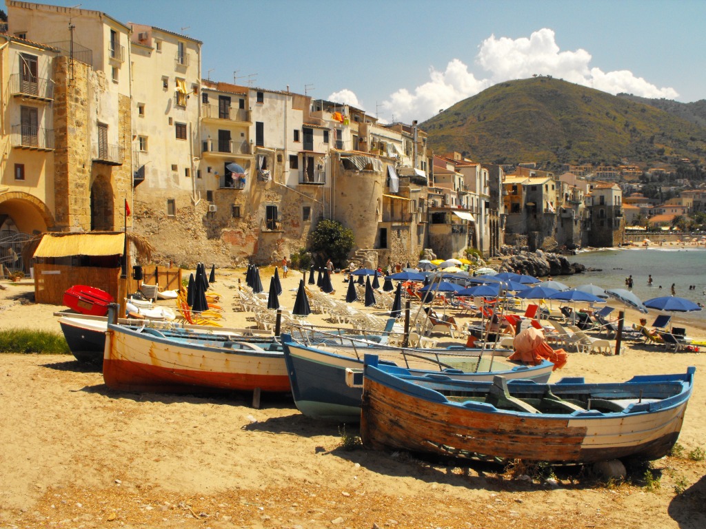 Cefalù, Sicile, Italie jigsaw puzzle in Paysages urbains puzzles on TheJigsawPuzzles.com