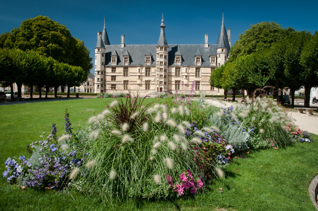 Ducal de Nevers Palace Gardens jigsaw puzzle in Flowers puzzles on TheJigsawPuzzles.com