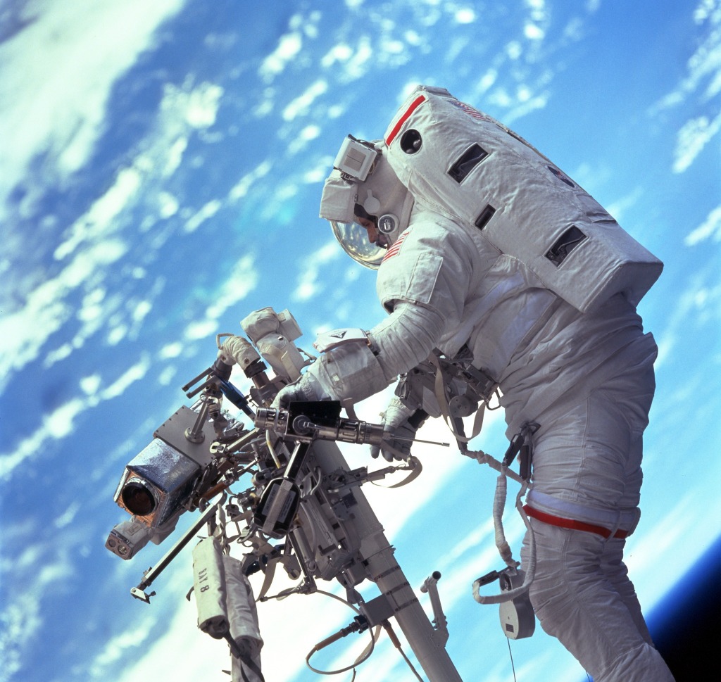 Astronaut Steven L. Smith jigsaw puzzle in Puzzle of the Day puzzles on TheJigsawPuzzles.com