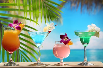 Refreshing Cocktails on Beach Table jigsaw puzzle in Macro puzzles on ...