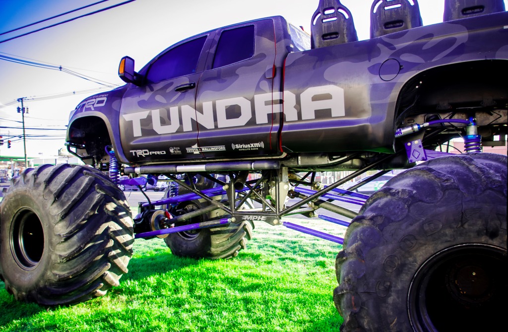 Toyota Tundra Monster Truck jigsaw puzzle in Autos & Motorräder puzzles on TheJigsawPuzzles.com