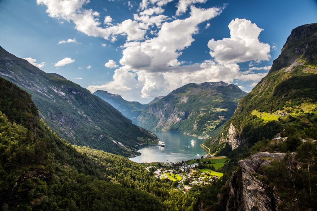 Geiranger Village in Norway jigsaw puzzle in Great Sightings puzzles on TheJigsawPuzzles.com
