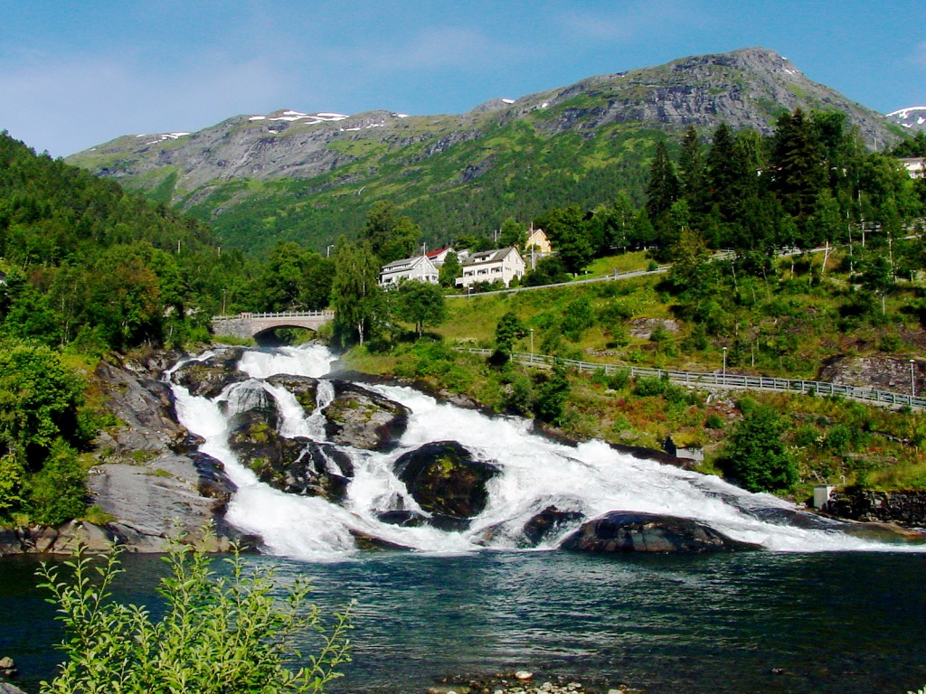 Geiranger Wasserfall, Norwegen jigsaw puzzle in Wasserfälle puzzles on TheJigsawPuzzles.com