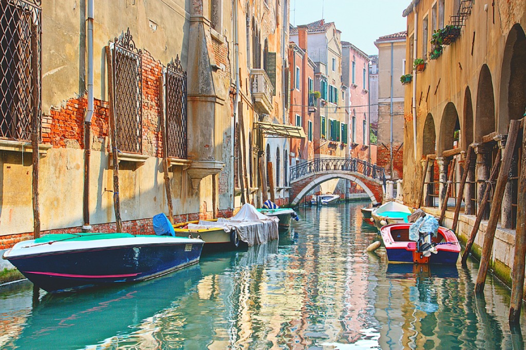 One of Many Canals of Venice jigsaw puzzle in Bridges puzzles on TheJigsawPuzzles.com