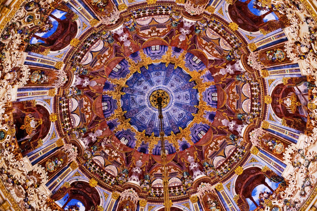Ceiling in Dolmabahçe Palace, Istanbul jigsaw puzzle in Puzzle of the Day puzzles on TheJigsawPuzzles.com