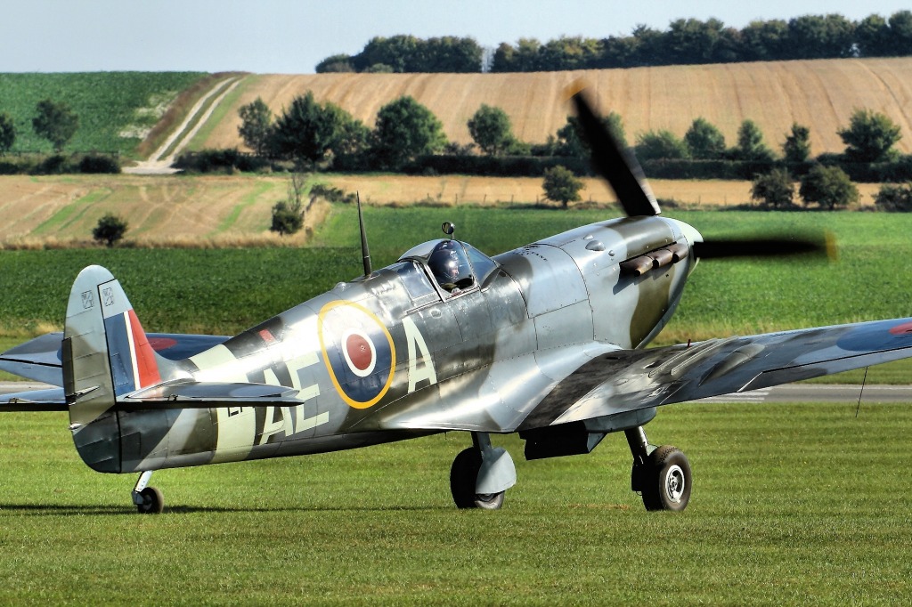 Spitfire, Museu Imperial da Guerra jigsaw puzzle in Aviação puzzles on TheJigsawPuzzles.com