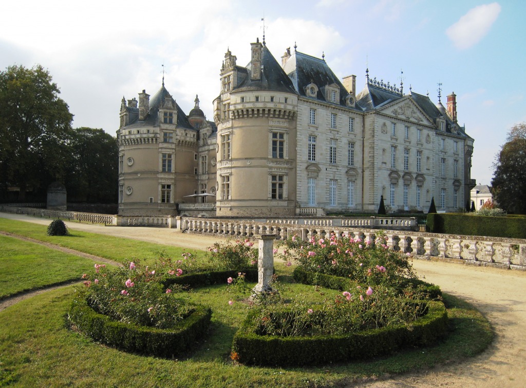Castle Le Lude, France jigsaw puzzle in Castles puzzles on TheJigsawPuzzles.com