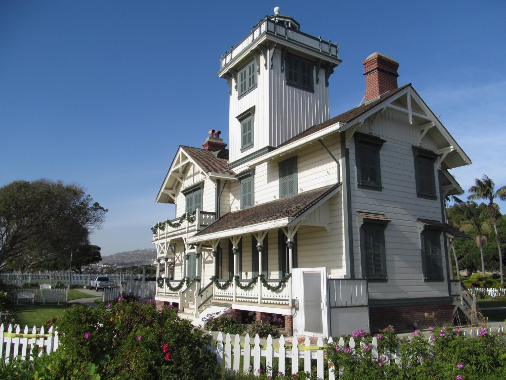 Point Fermin Lighthouse, San Pedro jigsaw puzzle in Street View puzzles on TheJigsawPuzzles.com