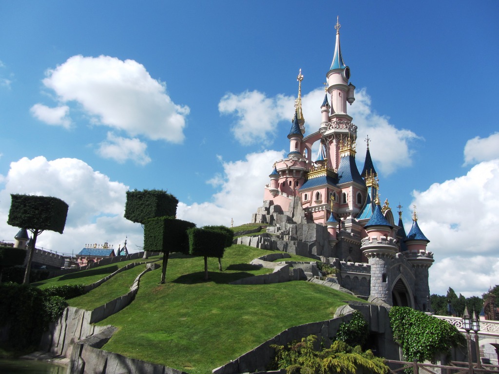 Castelo da Bela Adormecida, Disneylândia em Paris jigsaw puzzle in Castelos puzzles on TheJigsawPuzzles.com