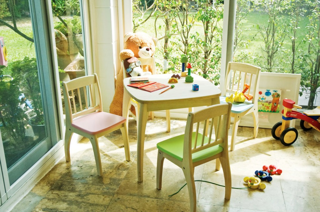 Junior Table and Chairs Set jigsaw puzzle in Puzzle of the Day puzzles on TheJigsawPuzzles.com