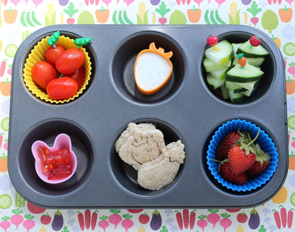 Muffin Tin Bento - Dans le jardin jigsaw puzzle in Fruits & Légumes puzzles on TheJigsawPuzzles.com