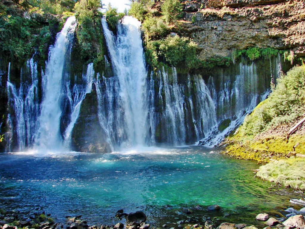 McArthur-Burney Falls State Park, CA jigsaw puzzle in Waterfalls puzzles on TheJigsawPuzzles.com