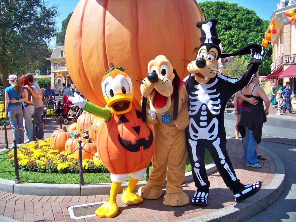 Donald, Pluto und Goofy jigsaw puzzle in Halloween puzzles on TheJigsawPuzzles.com