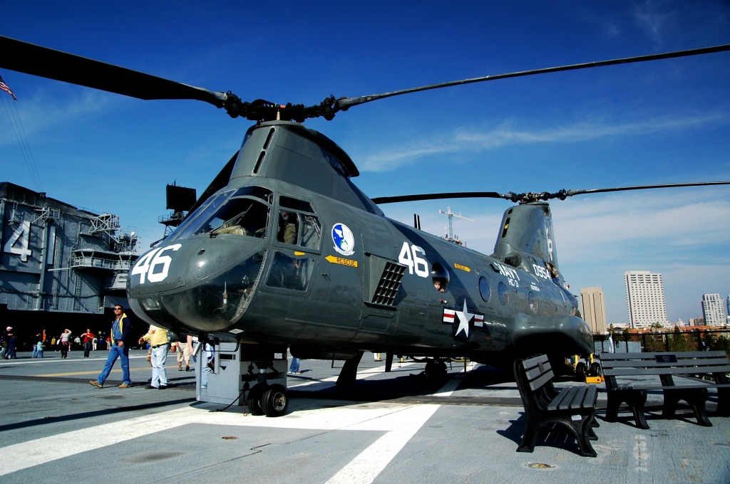 HH-46 Sea Knight Helicopter jigsaw puzzle in Aviation puzzles on TheJigsawPuzzles.com