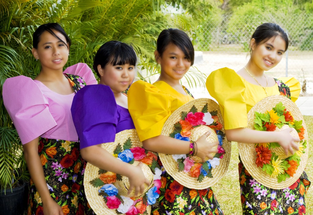 Filipino Folk Dance Group jigsaw puzzle in People puzzles on TheJigsawPuzzles.com