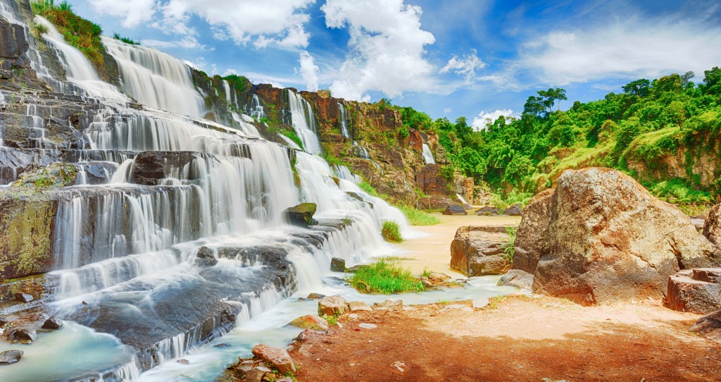 Pongour Waterfall in Vietnam jigsaw puzzle in Waterfalls puzzles on TheJigsawPuzzles.com