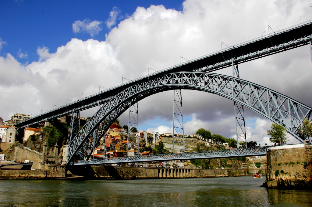 Die Ponte Dom Luís I Bogenbrücke, Porto, Portugal jigsaw puzzle in Brücken puzzles on TheJigsawPuzzles.com