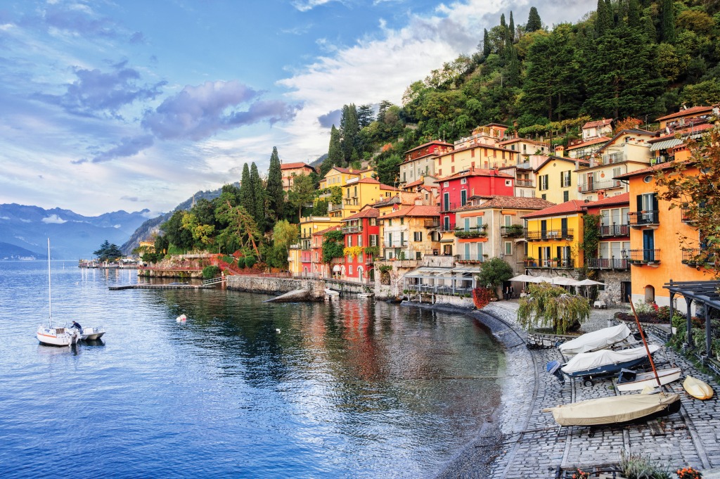 Menaggio on Lake Como, Milan, Italy jigsaw puzzle in Great Sightings puzzles on TheJigsawPuzzles.com