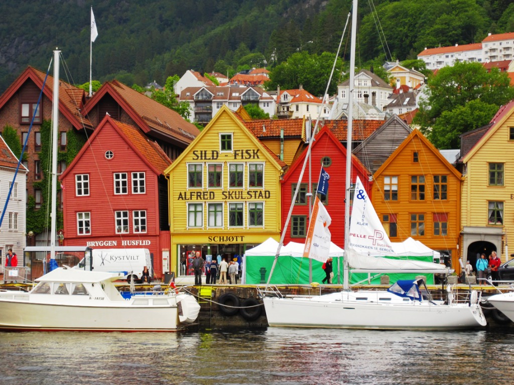 Bryggen, City of Bergen, Norway jigsaw puzzle in Street View puzzles on TheJigsawPuzzles.com