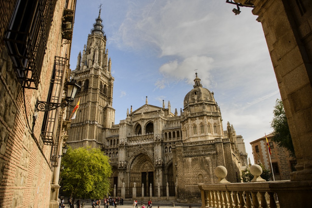Kathedrale von Toledo, Spanien jigsaw puzzle in Straßenansicht puzzles on TheJigsawPuzzles.com
