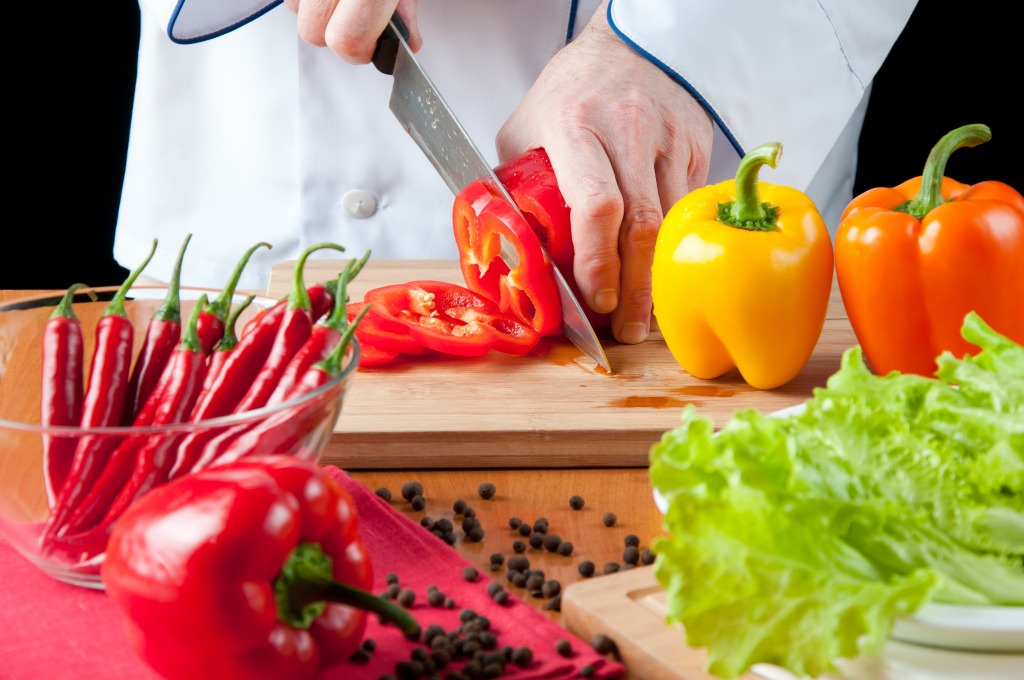 Chef Cutting a Bell Pepper jigsaw puzzle in Fruits & Veggies puzzles on TheJigsawPuzzles.com