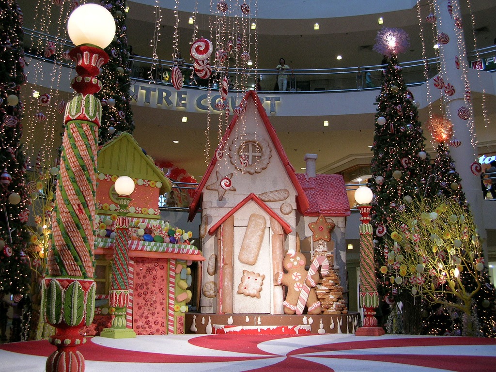 Christmas Decoration at Mid Valley jigsaw puzzle in Christmas & New Year puzzles on TheJigsawPuzzles.com