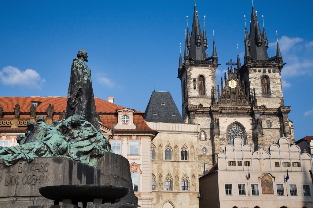 Jan Hus Statue, Old Town Square, Prague jigsaw puzzle in Street View puzzles on TheJigsawPuzzles.com