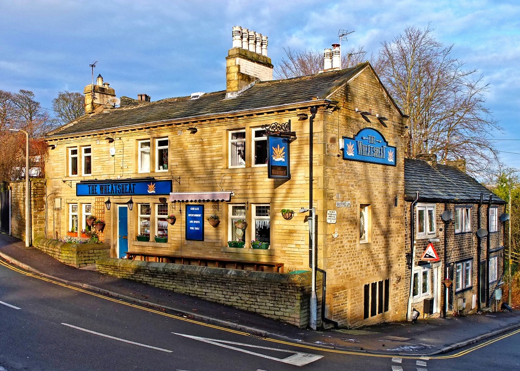 The Wheatsheaf, Halifax,Angleterre jigsaw puzzle in Paysages urbains puzzles on TheJigsawPuzzles.com