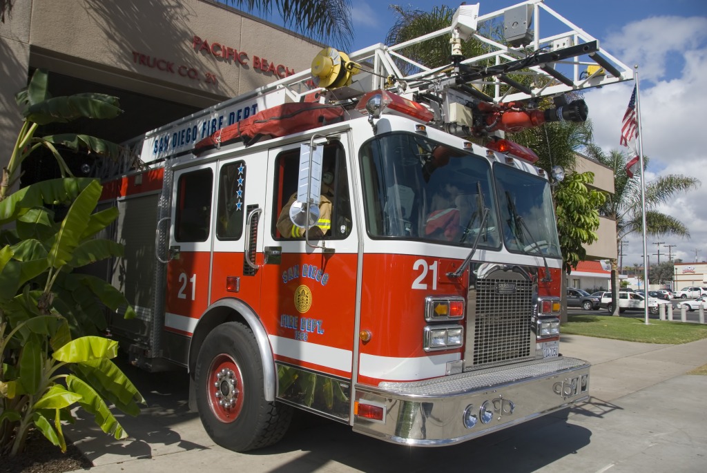 San Diego Firetruck jigsaw puzzle in Puzzle of the Day puzzles on TheJigsawPuzzles.com
