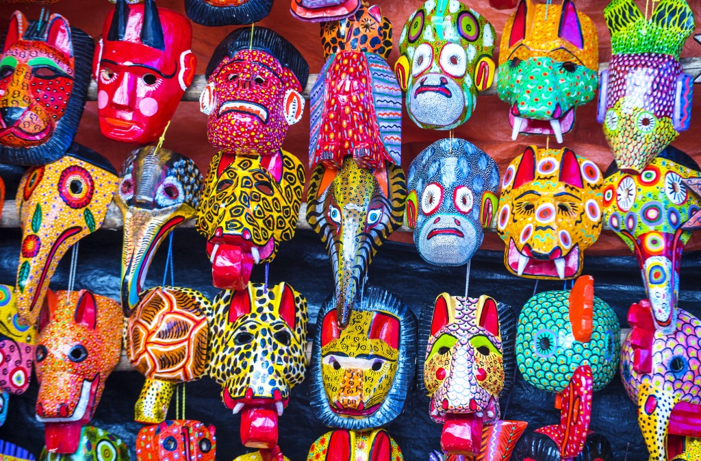 Máscaras de Madeira Maias, Chichicastenango, Guatemala jigsaw puzzle in Artesanato puzzles on TheJigsawPuzzles.com
