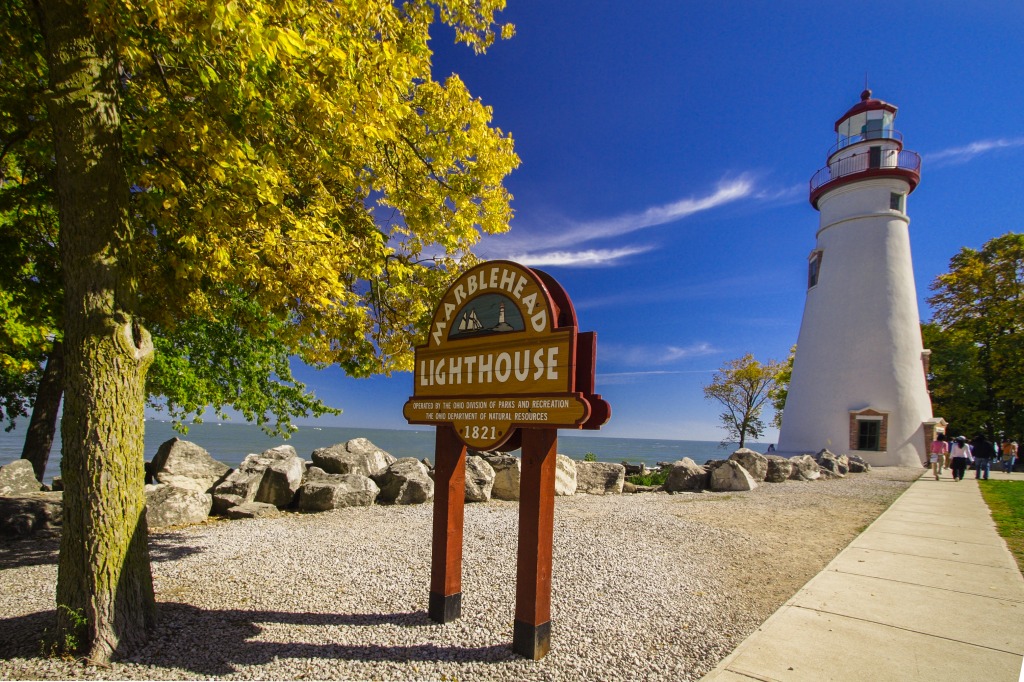 Phare de Marblehead, Ohio, USA jigsaw puzzle in Magnifiques vues puzzles on TheJigsawPuzzles.com