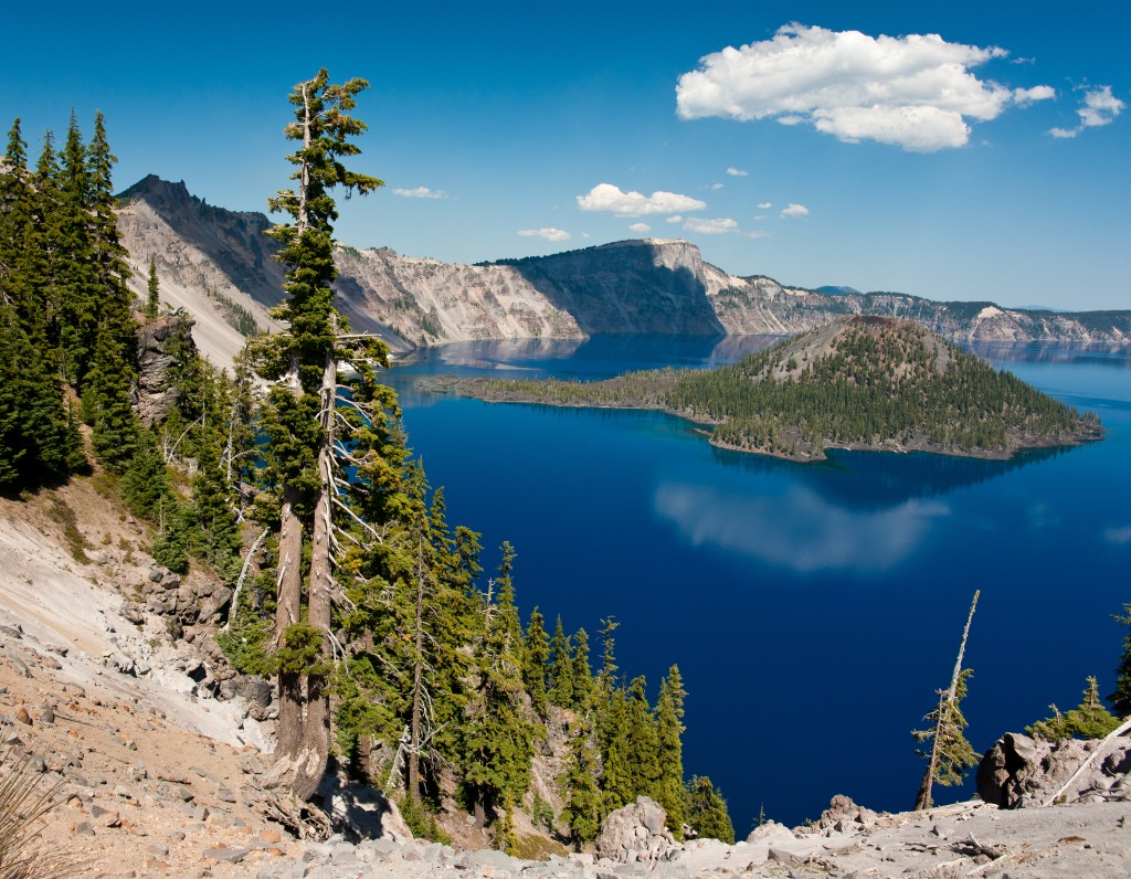 Crater Lake, Oregon jigsaw puzzle in Great Sightings puzzles on TheJigsawPuzzles.com